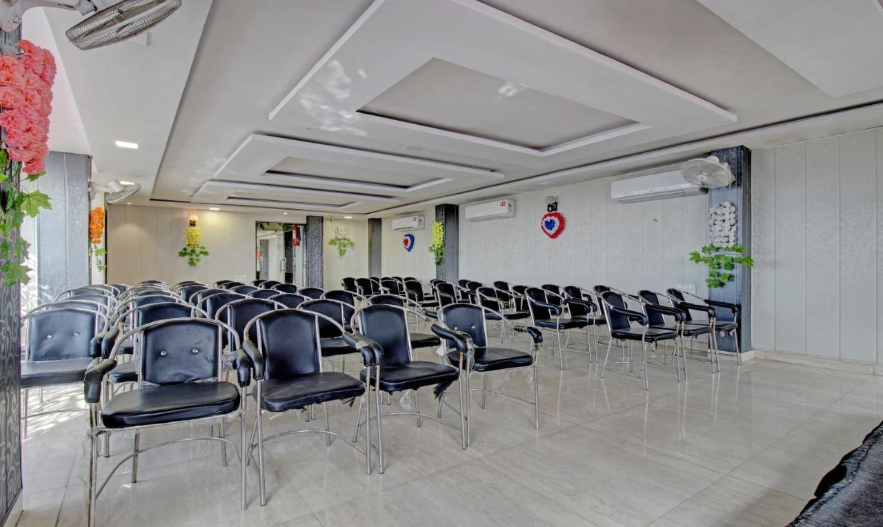 Hotel Treebo Trend Wedding Bells Kanpur Exterior foto